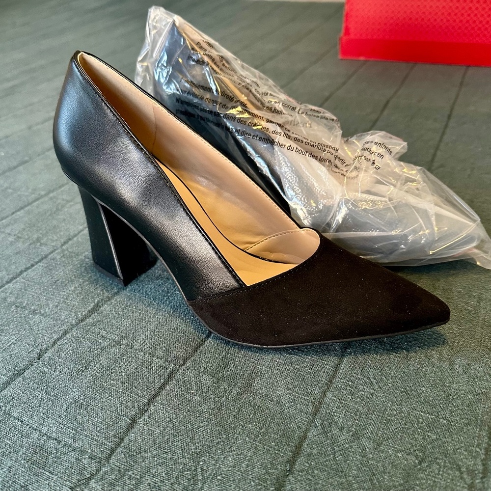 Brand New - Kelly & Katie Unique Black Pump